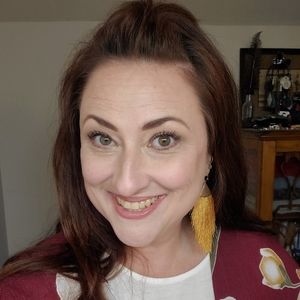 Meet your Posher, Lindsey